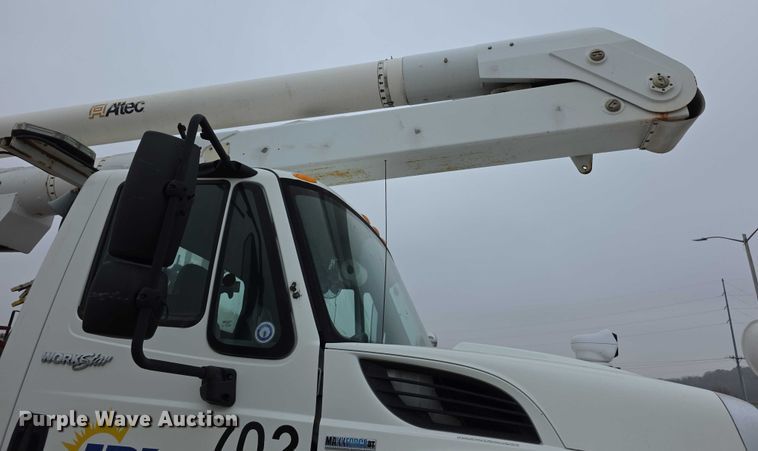 image for item FK0686 2009 International Work Star bucket truck