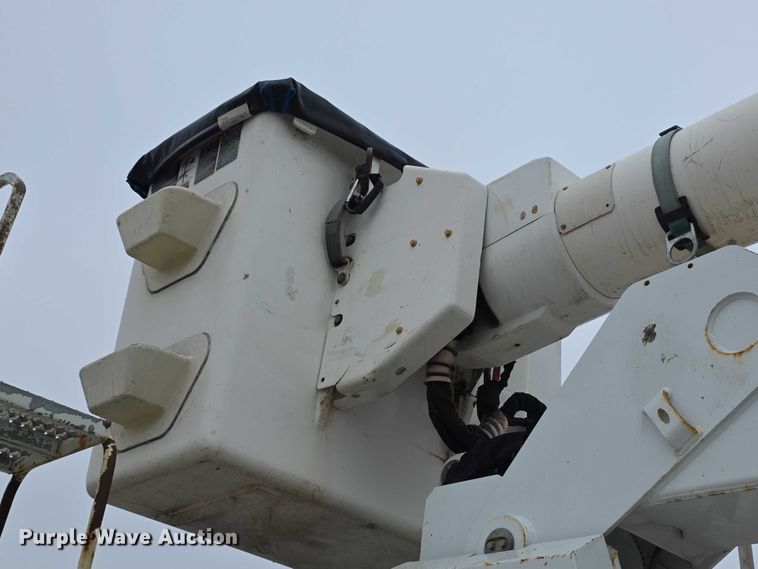 image for item FK0686 2009 International Work Star bucket truck