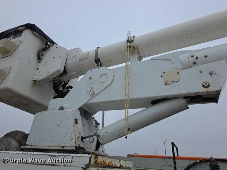 image for item FK0686 2009 International Work Star bucket truck