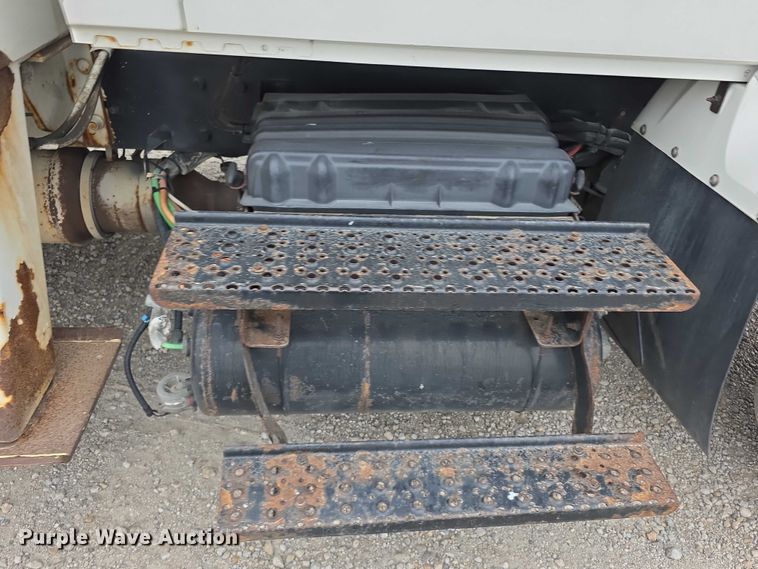 image for item FK0686 2009 International Work Star bucket truck