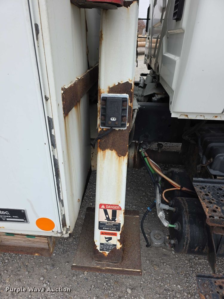 image for item FK0686 2009 International Work Star bucket truck