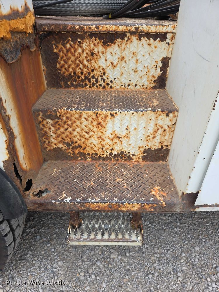 image for item FK0686 2009 International Work Star bucket truck