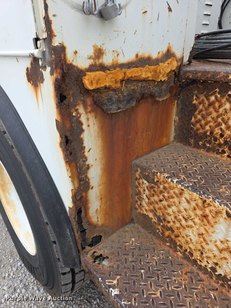 image for item FK0686 2009 International Work Star bucket truck