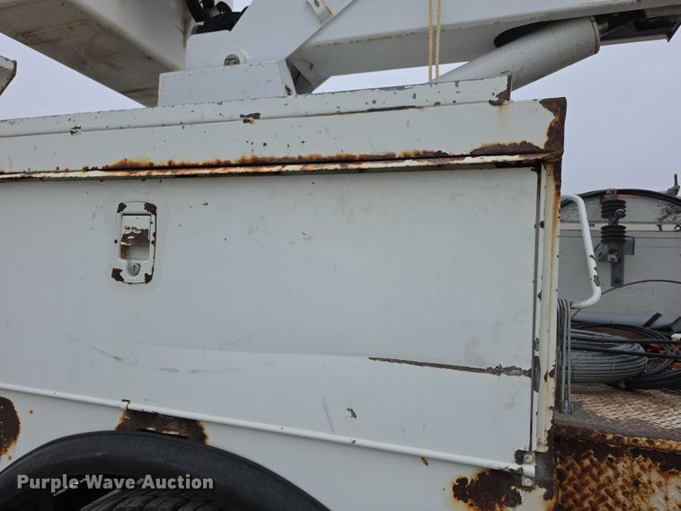 image for item FK0686 2009 International Work Star bucket truck