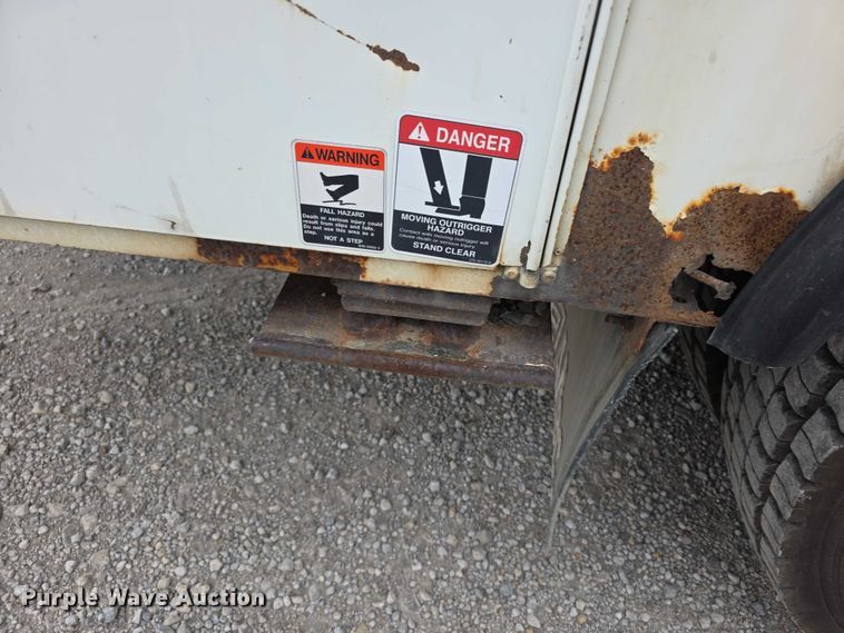 image for item FK0686 2009 International Work Star bucket truck