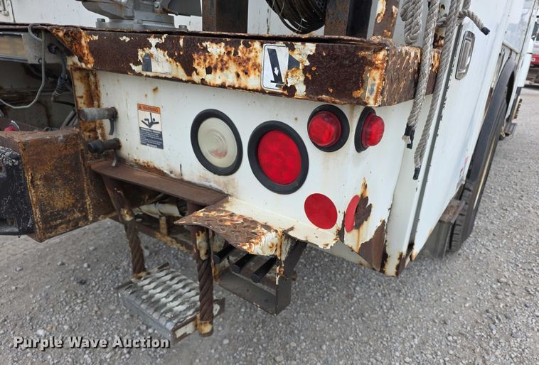 image for item FK0686 2009 International Work Star bucket truck