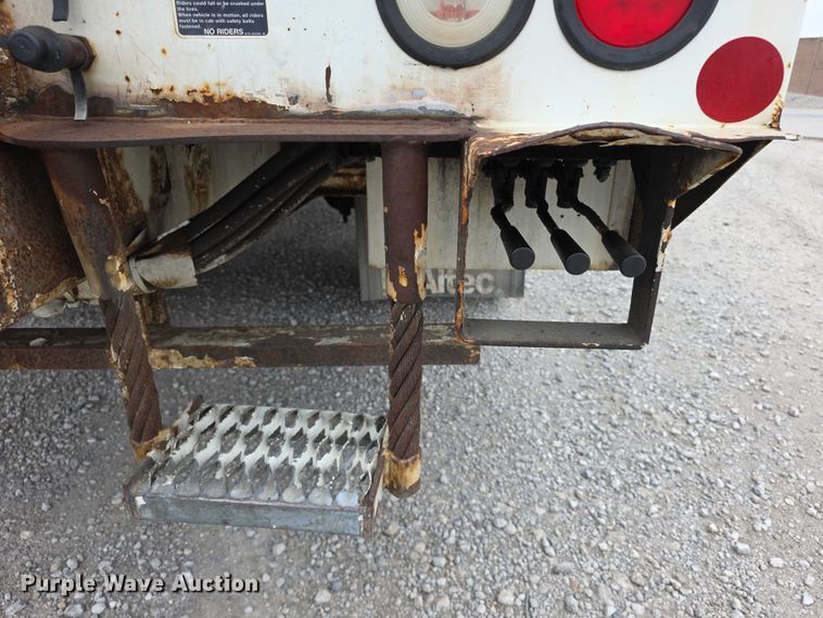 image for item FK0686 2009 International Work Star bucket truck