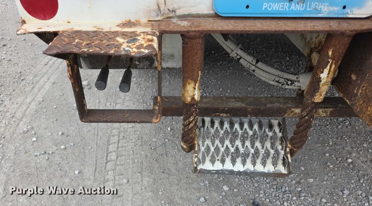 image for item FK0686 2009 International Work Star bucket truck