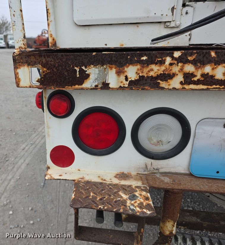 image for item FK0686 2009 International Work Star bucket truck