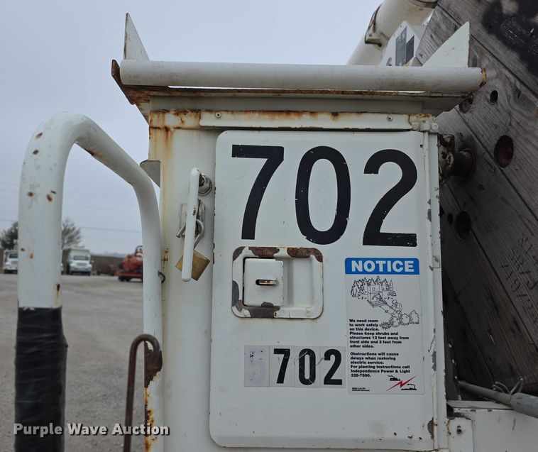 image for item FK0686 2009 International Work Star bucket truck