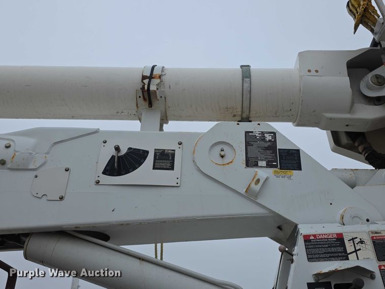 image for item FK0686 2009 International Work Star bucket truck