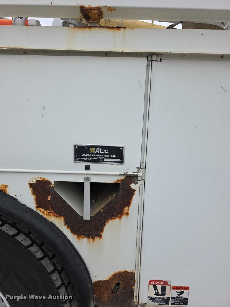 image for item FK0686 2009 International Work Star bucket truck