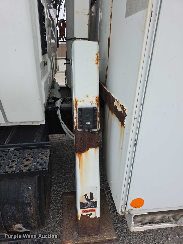 image for item FK0686 2009 International Work Star bucket truck