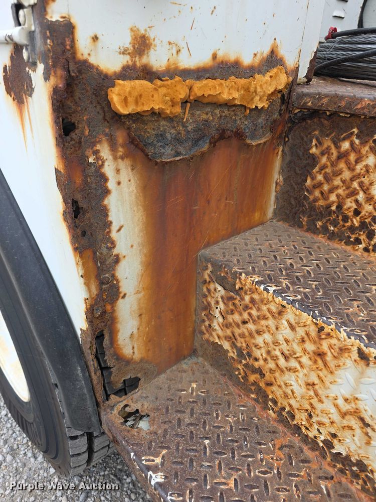 image for item FK0686 2009 International Work Star bucket truck