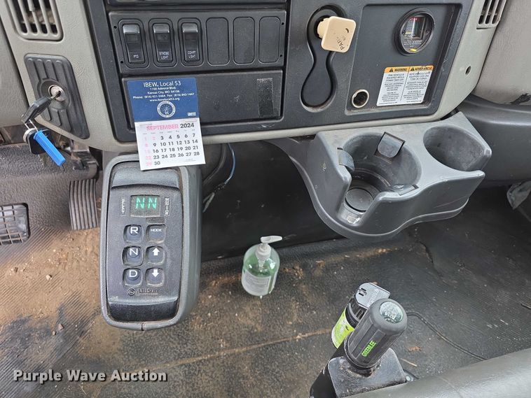 image for item FK0686 2009 International Work Star bucket truck