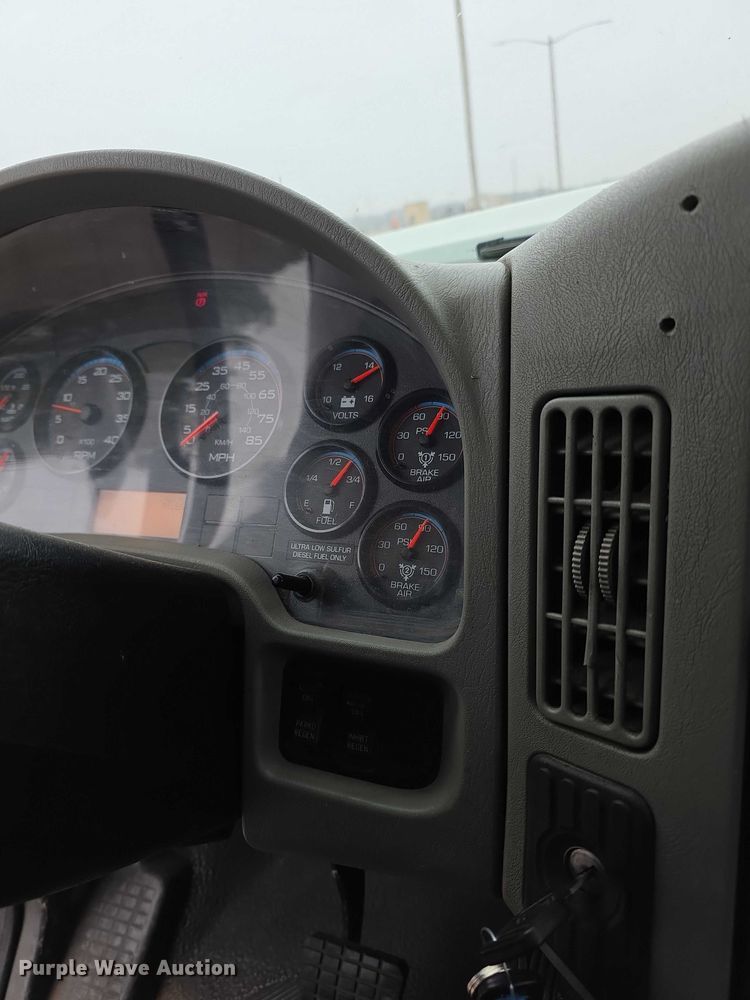 image for item FK0686 2009 International Work Star bucket truck