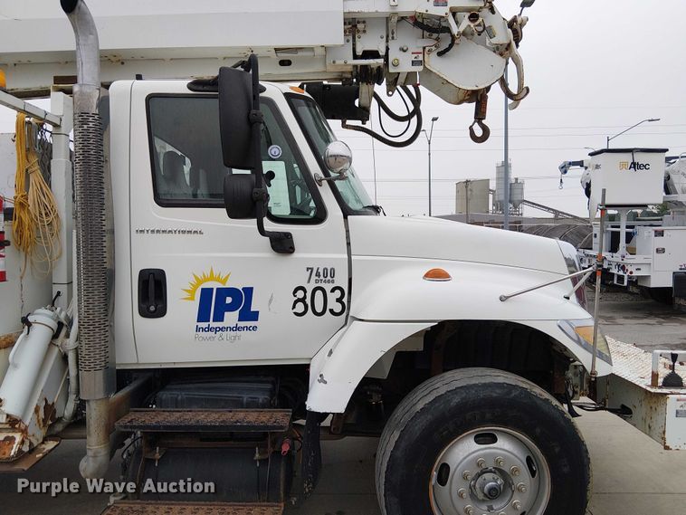 image for item FK0687 2007 International 7400 digger derrick truck