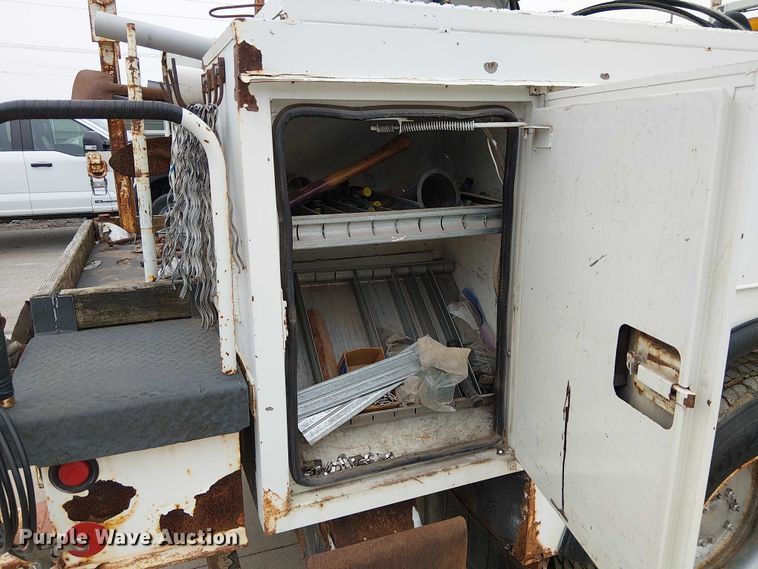 image for item FK0687 2007 International 7400 digger derrick truck