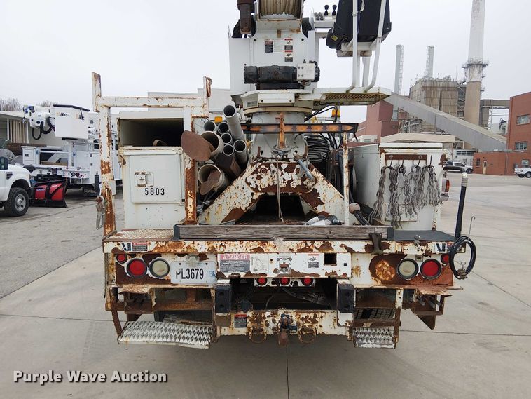 image for item FK0687 2007 International 7400 digger derrick truck