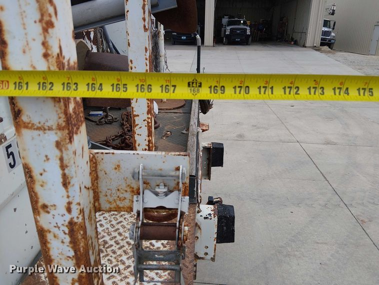 image for item FK0687 2007 International 7400 digger derrick truck