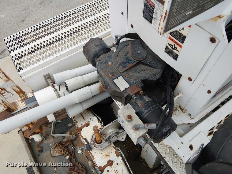 image for item FK0687 2007 International 7400 digger derrick truck