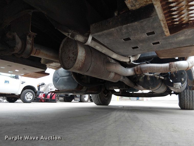 image for item FK0687 2007 International 7400 digger derrick truck