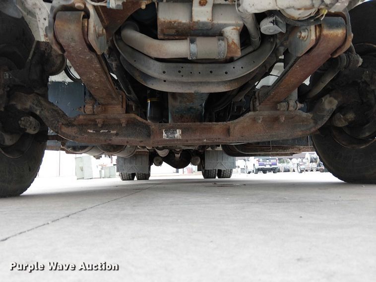 image for item FK0687 2007 International 7400 digger derrick truck