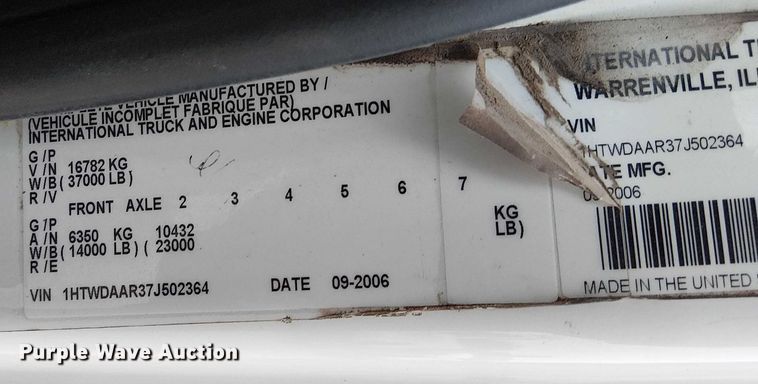 image for item FK0687 2007 International 7400 digger derrick truck