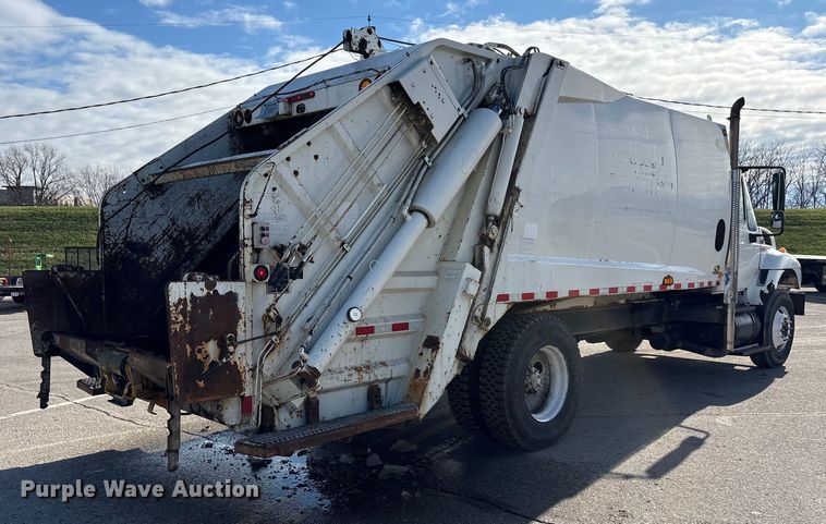 image for item FK1034 2009 International 7300 refuse truck