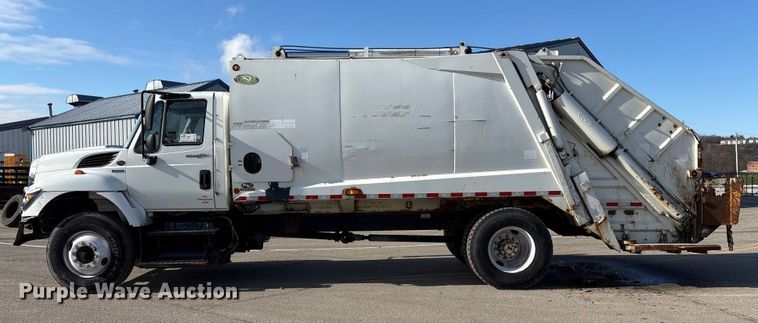 image for item FK1034 2009 International 7300 refuse truck