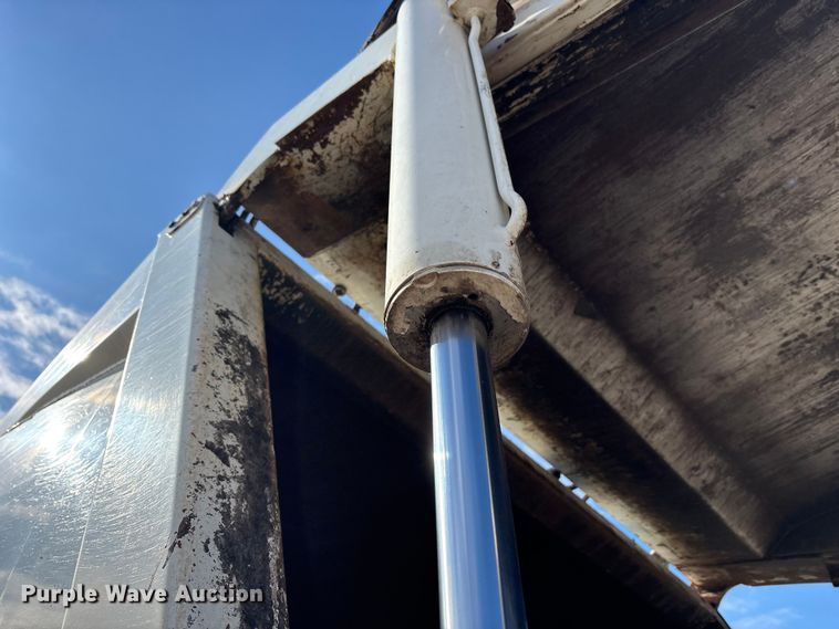 image for item FK1034 2009 International 7300 refuse truck