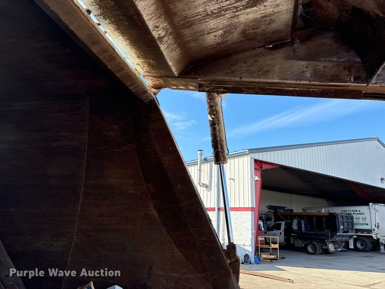 image for item FK1034 2009 International 7300 refuse truck