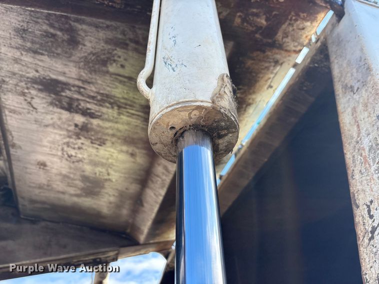 image for item FK1034 2009 International 7300 refuse truck