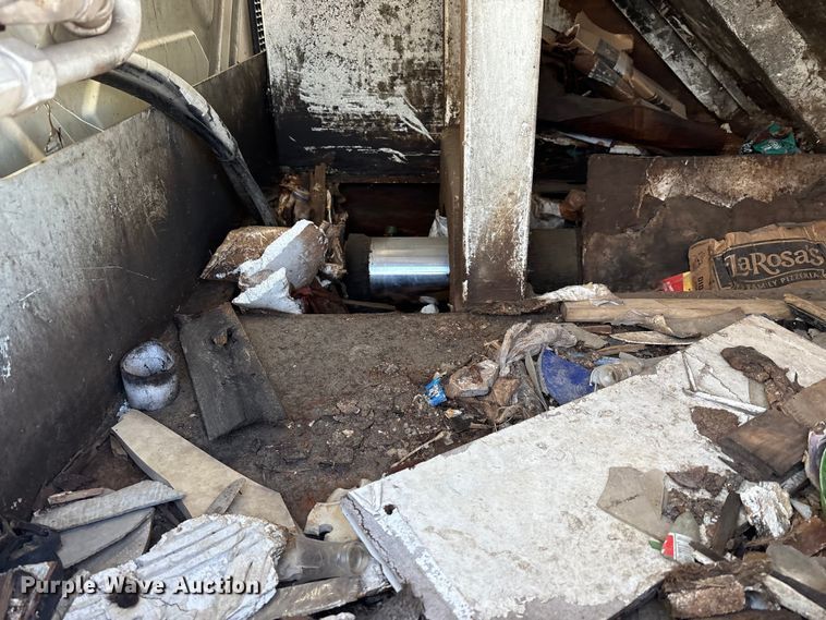 image for item FK1034 2009 International 7300 refuse truck