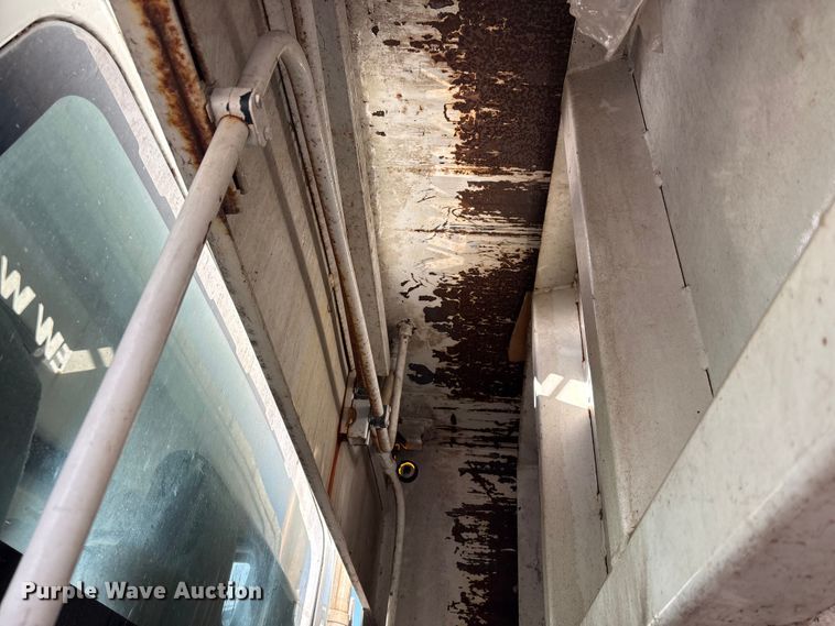 image for item FK1034 2009 International 7300 refuse truck