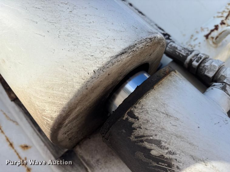 image for item FK1034 2009 International 7300 refuse truck