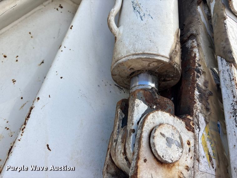 image for item FK1034 2009 International 7300 refuse truck