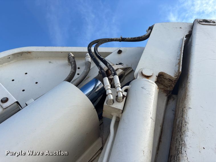 image for item FK1034 2009 International 7300 refuse truck