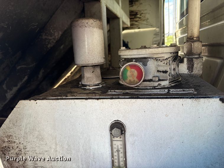 image for item FK1034 2009 International 7300 refuse truck