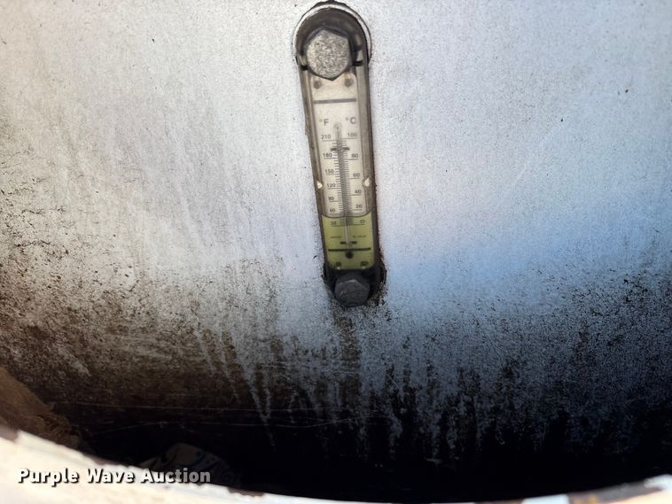 image for item FK1034 2009 International 7300 refuse truck