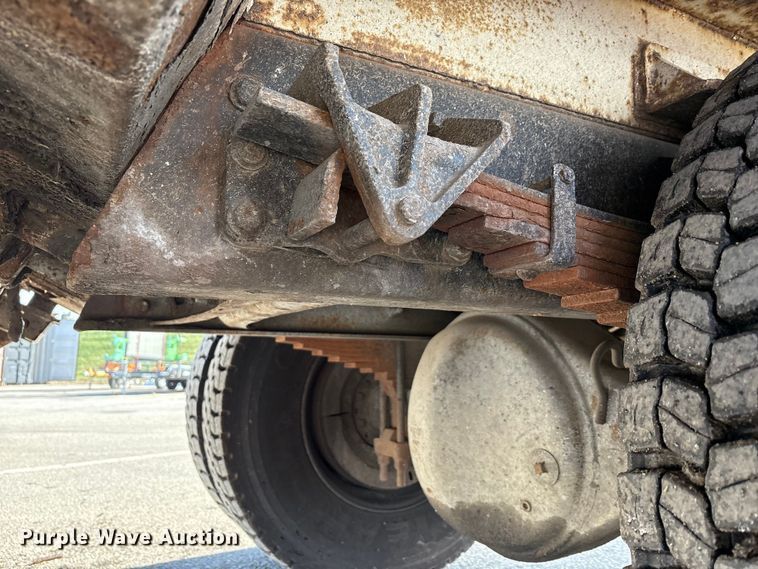 image for item FK1034 2009 International 7300 refuse truck