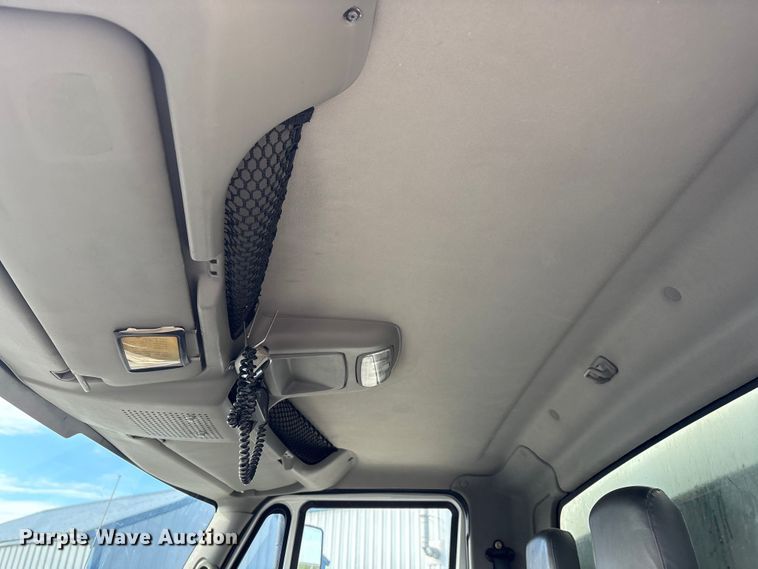 image for item FK1034 2009 International 7300 refuse truck