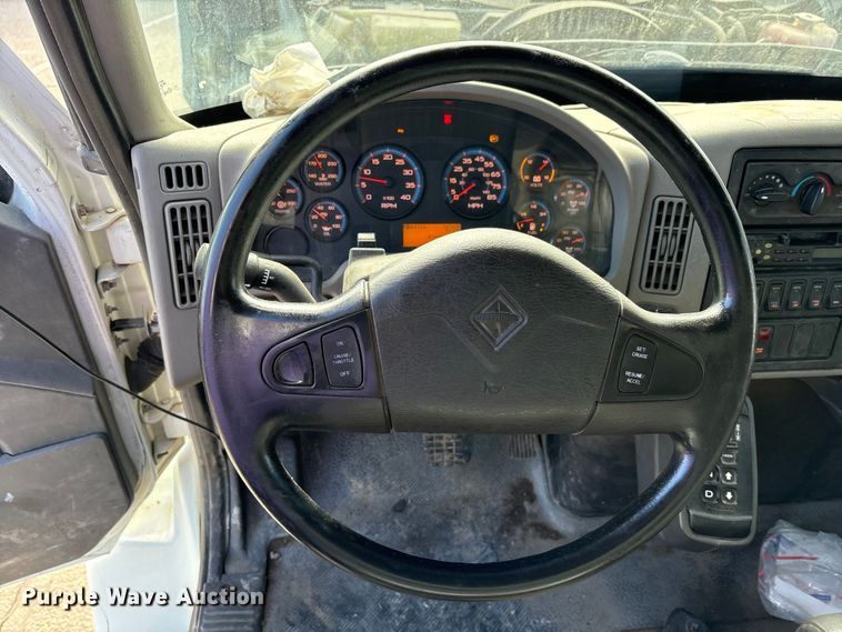 image for item FK1034 2009 International 7300 refuse truck