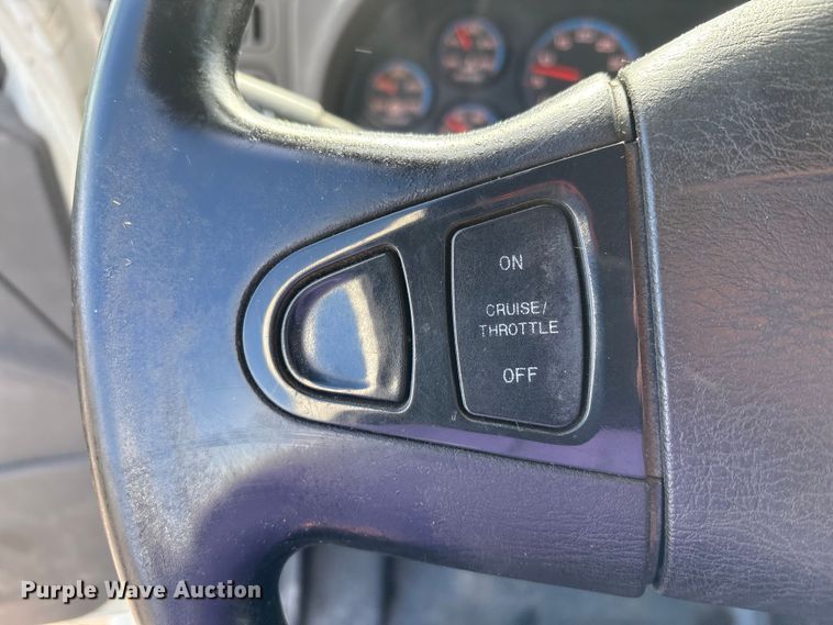 image for item FK1034 2009 International 7300 refuse truck