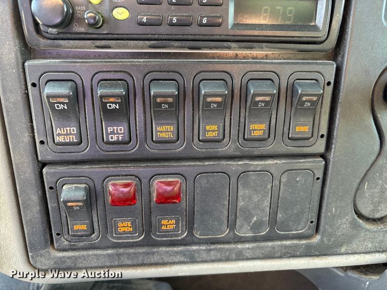 image for item FK1034 2009 International 7300 refuse truck