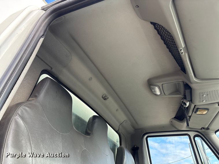 image for item FK1034 2009 International 7300 refuse truck