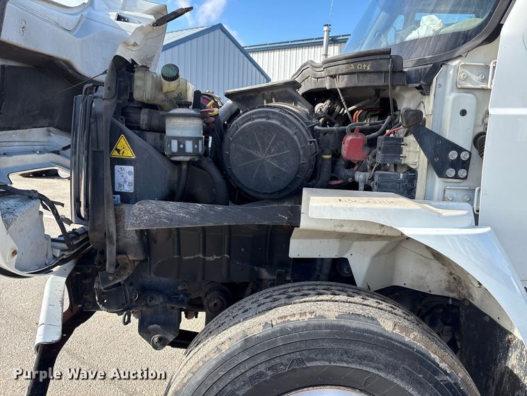 image for item FK1034 2009 International 7300 refuse truck