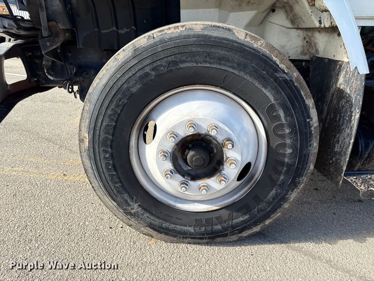 image for item FK1034 2009 International 7300 refuse truck