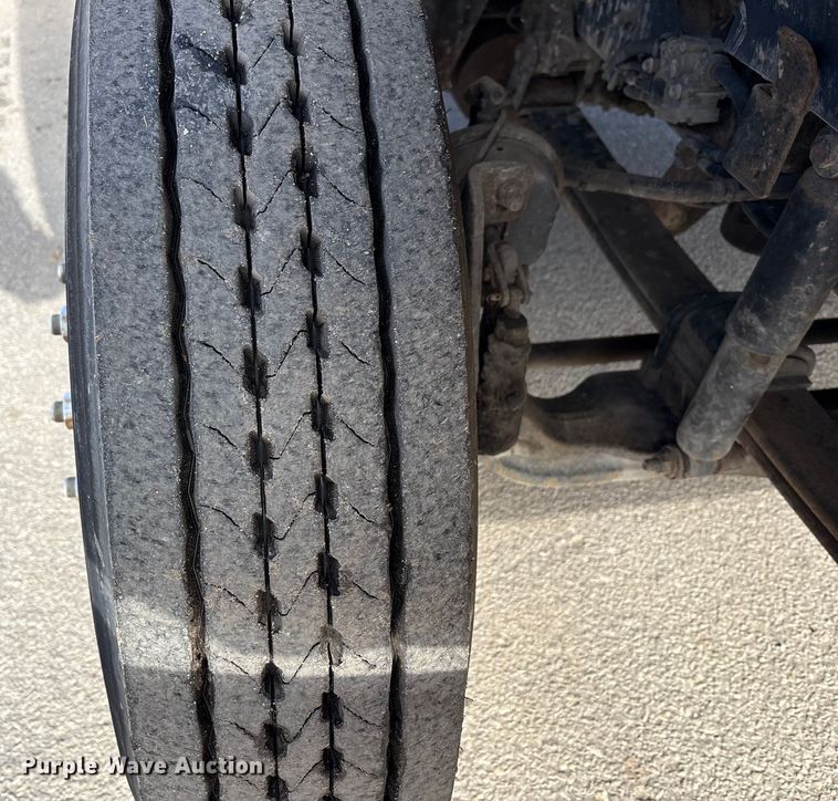 image for item FK1034 2009 International 7300 refuse truck