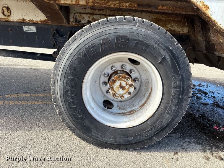 image for item FK1034 2009 International 7300 refuse truck